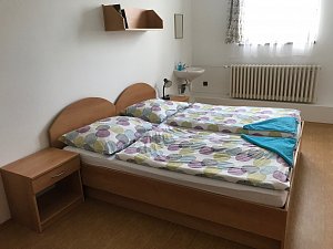 Double room with shared bathroom